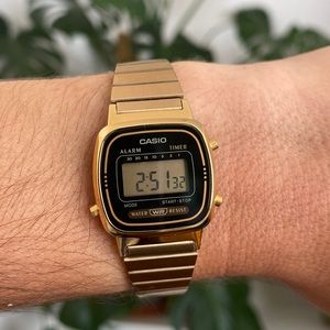 Casio Women's Vintage Style Gold-tone Watch NEW IN BOX